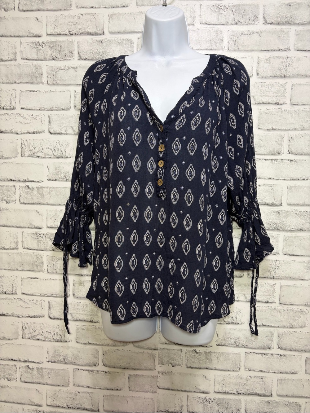 Raga Navy Patterned Split-Neck Tie-Sleeve Top Large